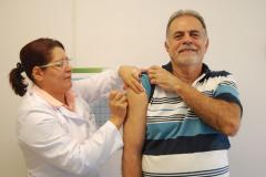 Queda nas temperaturas demanda agilidade na vacinação contra a gripe
